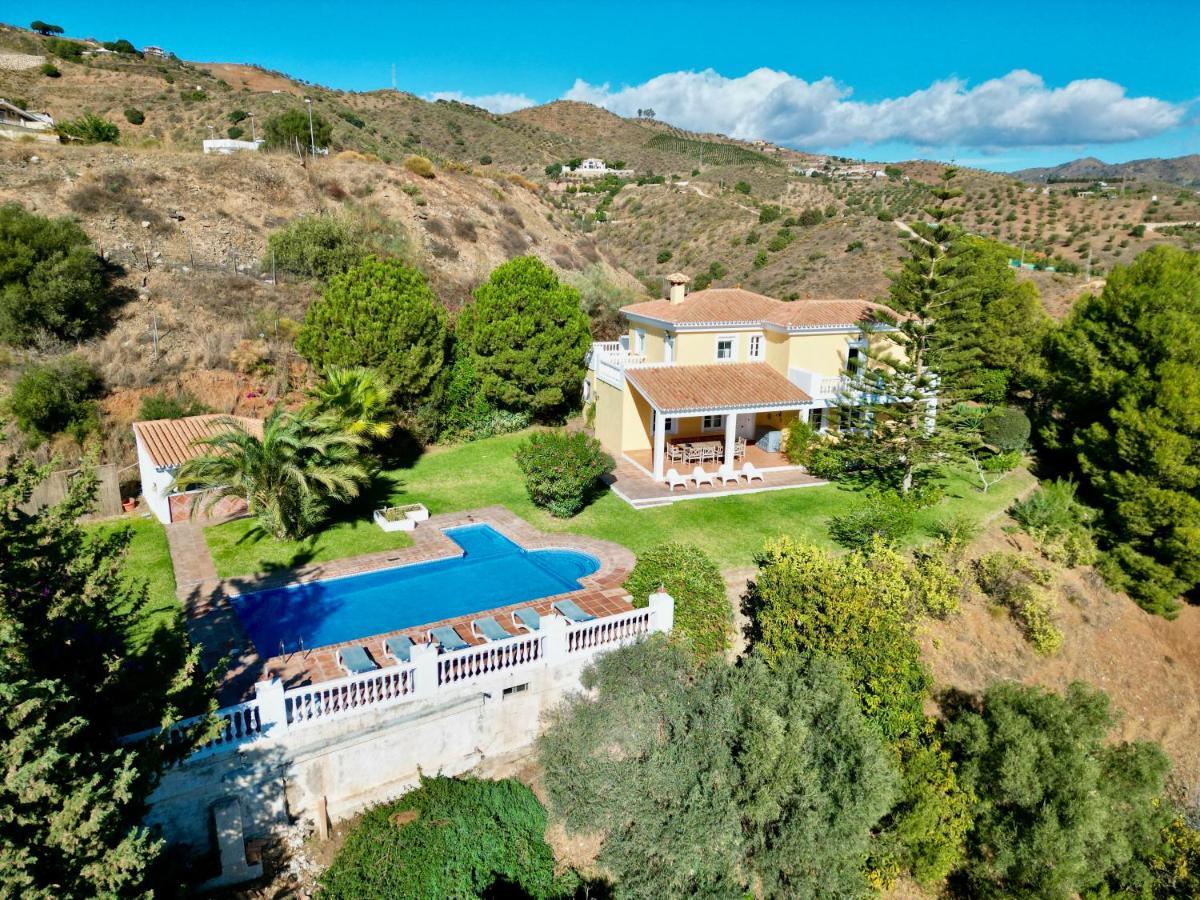 Gran Villa Con Vistas Al Mar Y Piscina Privada Malaga Luaran gambar