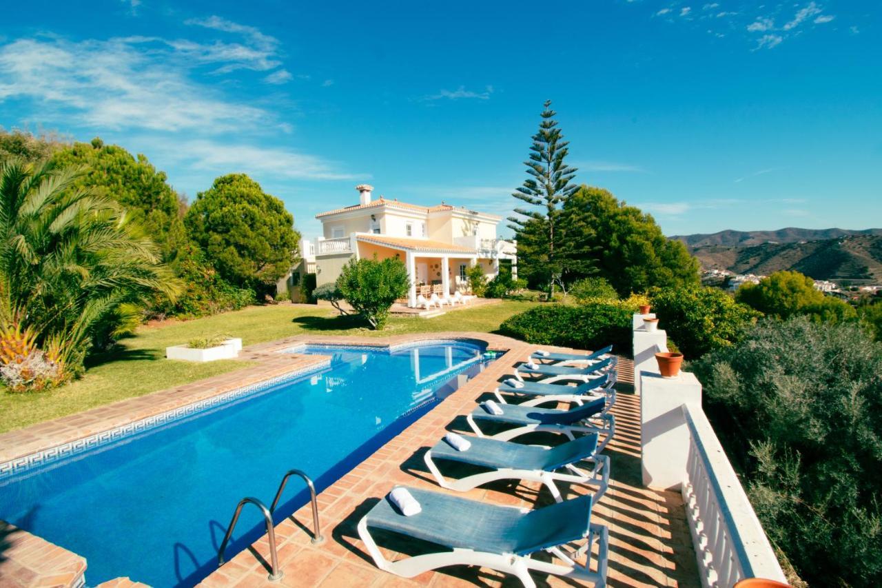 Gran Villa Con Vistas Al Mar Y Piscina Privada Malaga Luaran gambar