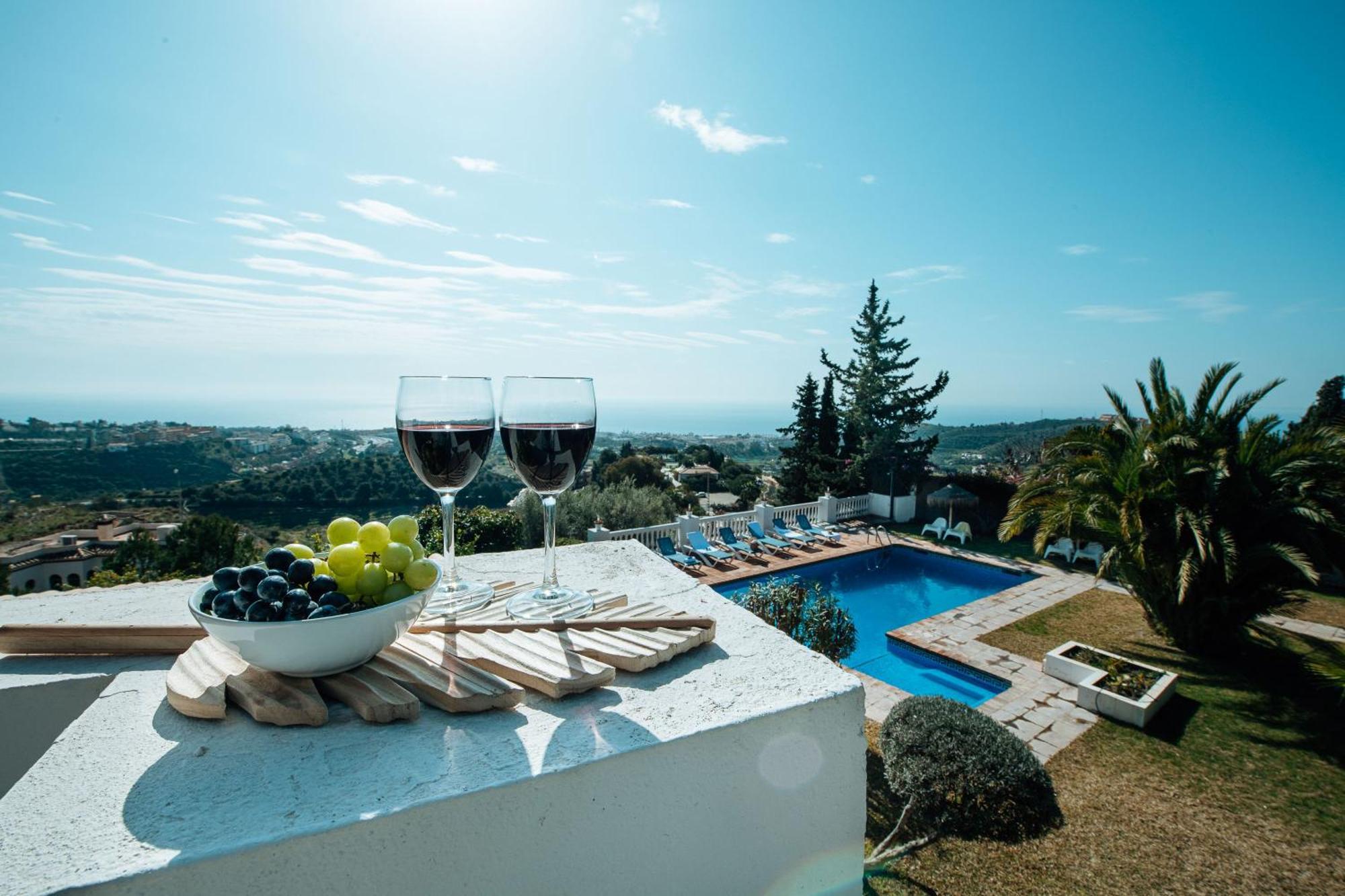 Gran Villa Con Vistas Al Mar Y Piscina Privada Malaga Luaran gambar